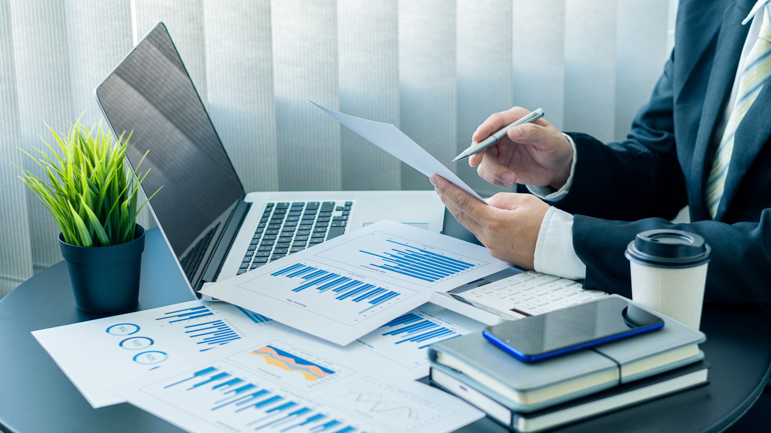 Why Opt for a Corporate Tax Registration Service in Dubai